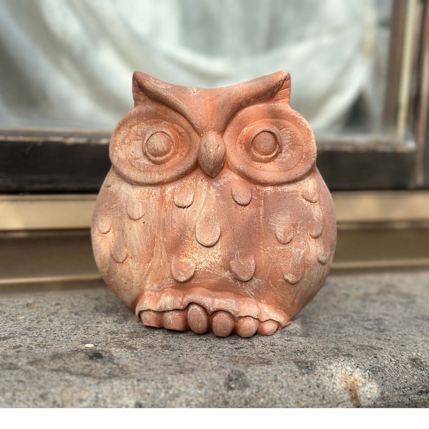Gufo rotondo in terracotta artigianale per arredo giardino e decorazione casa resistente alle intemperie