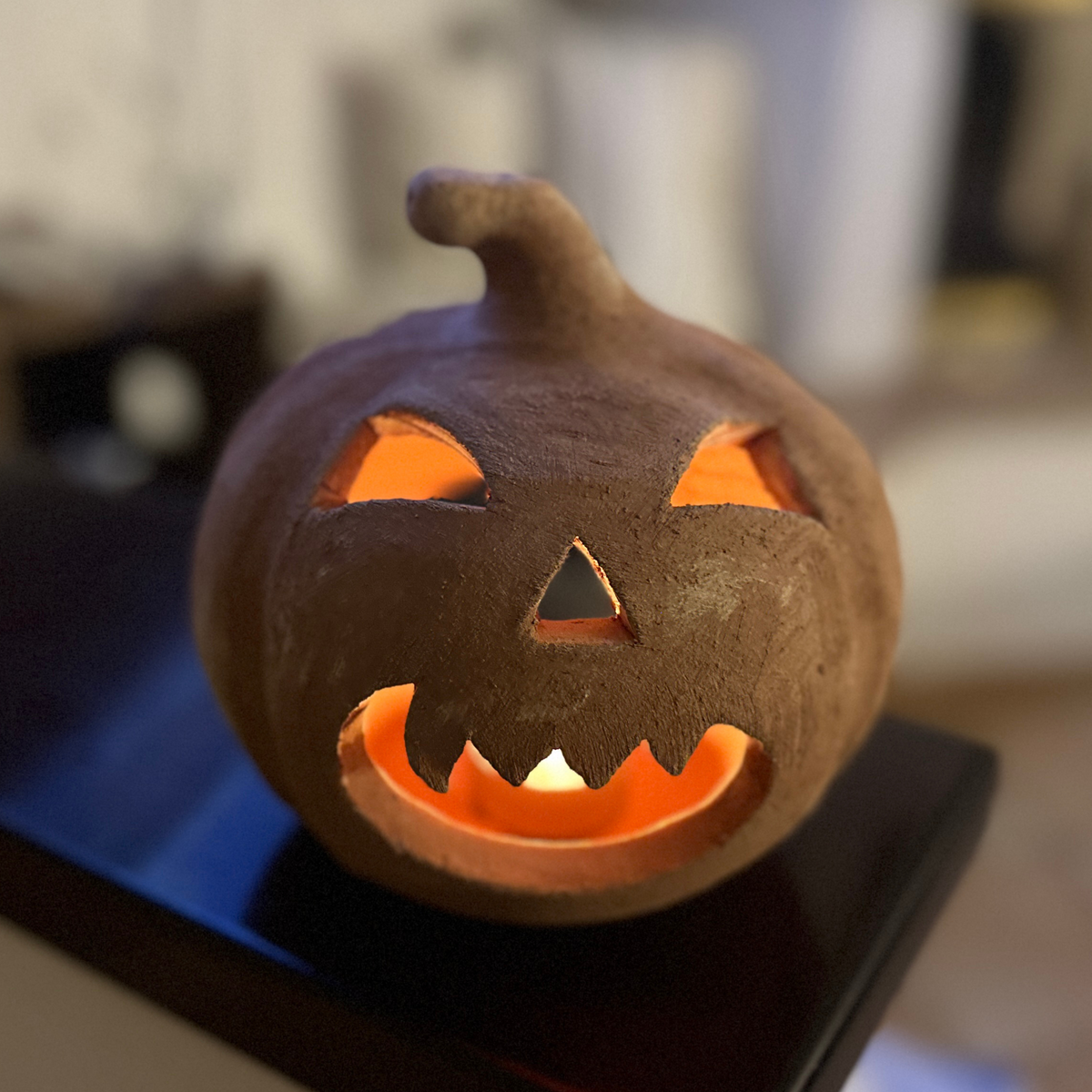 Zucca di Halloween decorativa in terracotta Made in Italy – Lanterna artigianale per interni ed esterni (Arrabbiata)